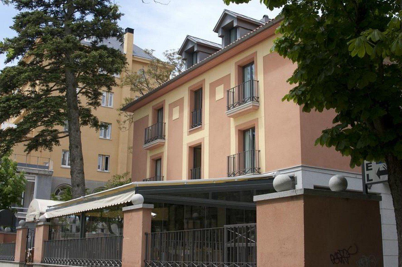 Hospedium Hotel Los Lanceros San Lorenzo de El Escorial Exterior foto